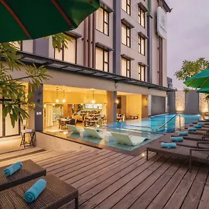 Kamaniiya Petitenget Hotel Seminyak